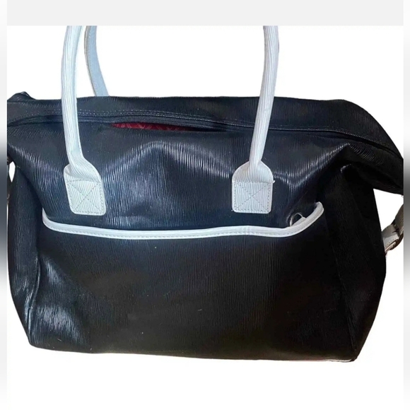 Adrienne Vittadini Black & White Crocodile Textured Embossed Carry Duffle. - Picture 3 of 5